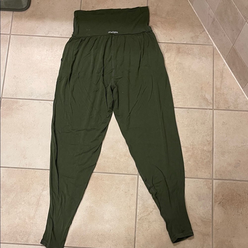 Elegant Forest Green Women's Yoga Leggings - Picture 5 of 5